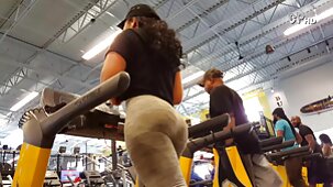 Pom-pom girl juteuse baisée video porno fille vierge en anal pour un mauvais soutien