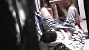 sexe à risque dans un film porno fille vierge vrai bus public