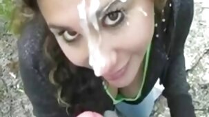 Un préservatif plein de sperme a été fourré dans sa video porno fille vierge chatte serrée.