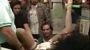 Explore le vagin avec sa langue et la persuade ainsi video de sexe vierge de se faire sodomiser