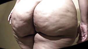 Maman pisse dans une video porno de fille vierge culotte sale