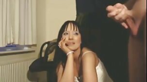 Catherine Tequila après la fête s'est livrée à xnxx vierge toutes les fissures