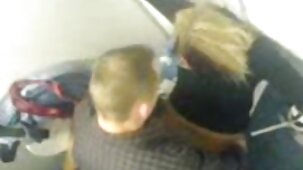 Ma copine m'excite avec un vibromasseur chez McDonald's, après quoi fille vierge porn on mange chez moi et je la baise