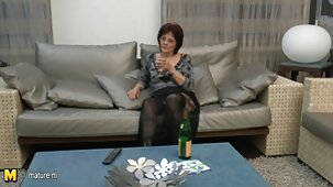 Les femmes enceintes adorent film porno avec des filles vierges sentir le sperme à l'intérieur