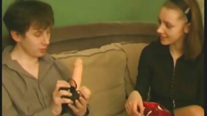 Le mari lèche le sperme de la chatte de sa xnxx vierje femme après un inconnu