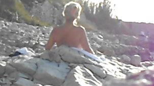 La film porno fille vierge demi-soeur stupide est restée coincée dans la machine à laver