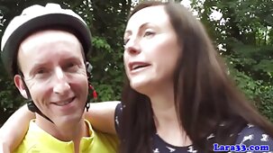 PAS D'ARGENT ALORS JE BAISE xnxx vierje LE COURRIER PENDANT QUE MON HUBBY NOUS REGARDE