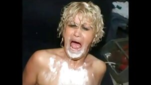 Sexe à la fenêtre pour que les gens puissent profiter de la xnxx vierge vue