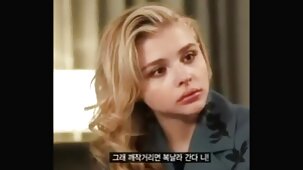 Les seins d'Alyonka enduits de sperme lorsqu'ils sont baisés femme vierge porn