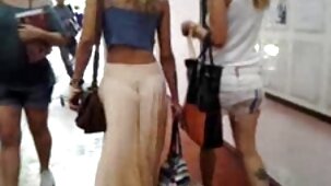 Coincé dans film x jeune fille vierge la machine à laver