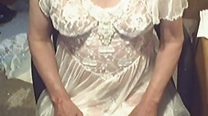 Un chauffeur de taxi russe a filmé des relations sexuelles avec sexx vierge un passager sur un registre vidéo