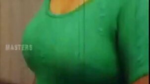 J'apprends à me tordre le cul à la maison sur film porno vierge la musique