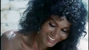 Un oreiller sous xnxx vierge le cul est un must