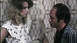 Abondamment versé du sperme sur une fille film porno de fille vierge magnifique dans les toilettes