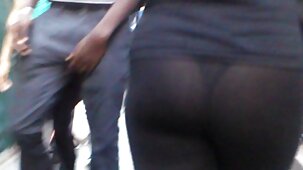 Maîtresse au régime au lieu d'un visage de mari de chaise pornos vierge