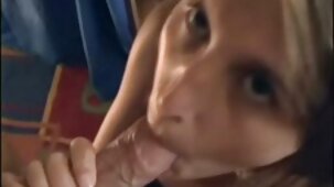 A ramassé une nana à vélo et l'a rôtie dans le coffre de sa video de sexe vierge jeep