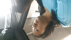 Le beignet attrape la film porno filles vierges victime et saute dessus